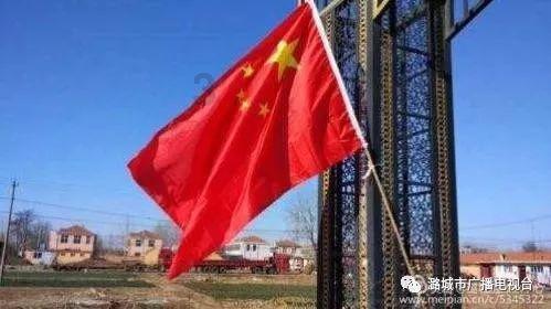 潮流春款卫衣，揭秘2024年新色彩选择！